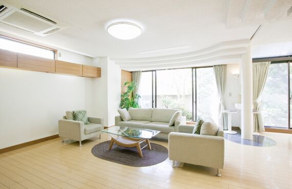 関東エリアや東京都内でフローリングの修復工事を承っている業者です